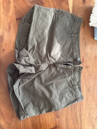 Kurze Hose Khaki Grösse 36 