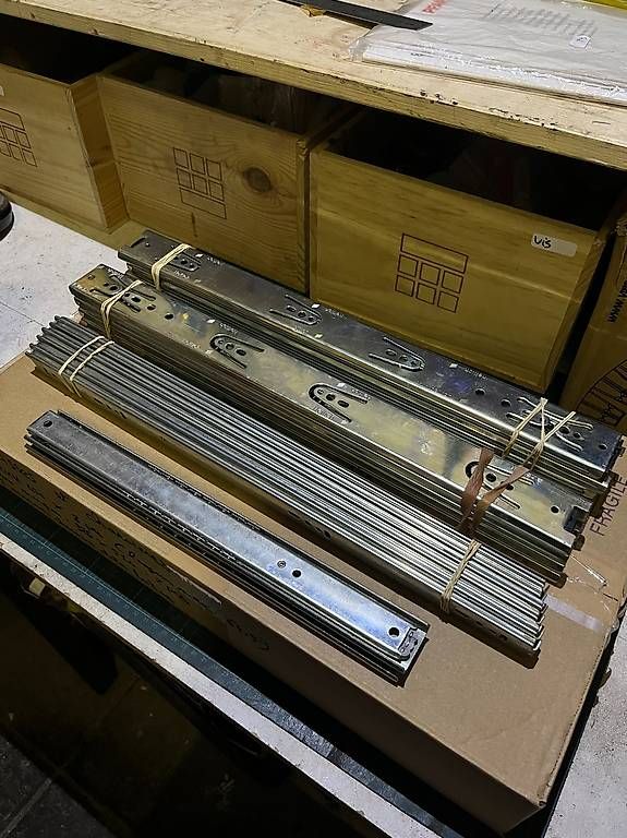 Hettich Ferramenta: coulisse Hettich 450 – Usato da Lausanne venduto da lae_c5zc
