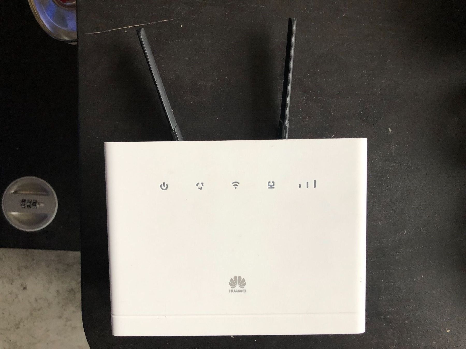 Modem & Router: Huawai WiFi Router Model B315s-2 – Usato da Birmenstorf AG venduto da luckyx90