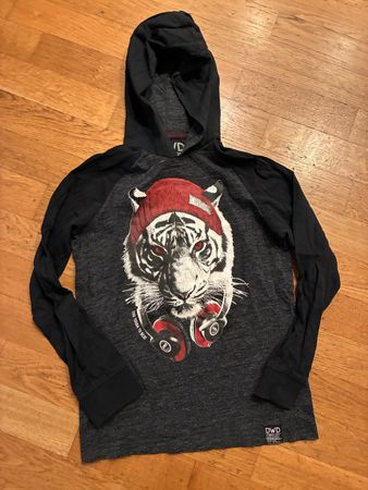 Schönes Kapuzenlangarmshirt Gr. 146/152