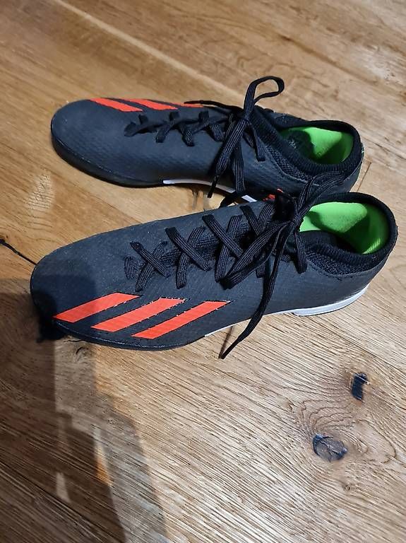 Schuhe für Jungen: Hallenschuhe – Gebraucht aus Malans GR von Summer22