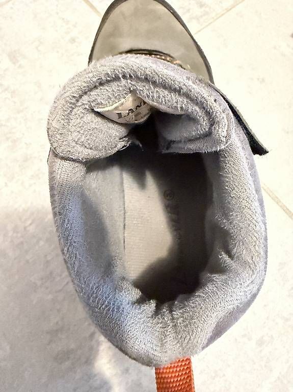 Scarpe per ragazzi: Herbstschuhe Grösse 34 – Usato da Tumegl/Tomils venduto da tiger358 3