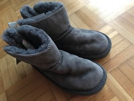 Gefütterte Winterstiefel Leder ähnlich zu UGG Grösse 31 grau