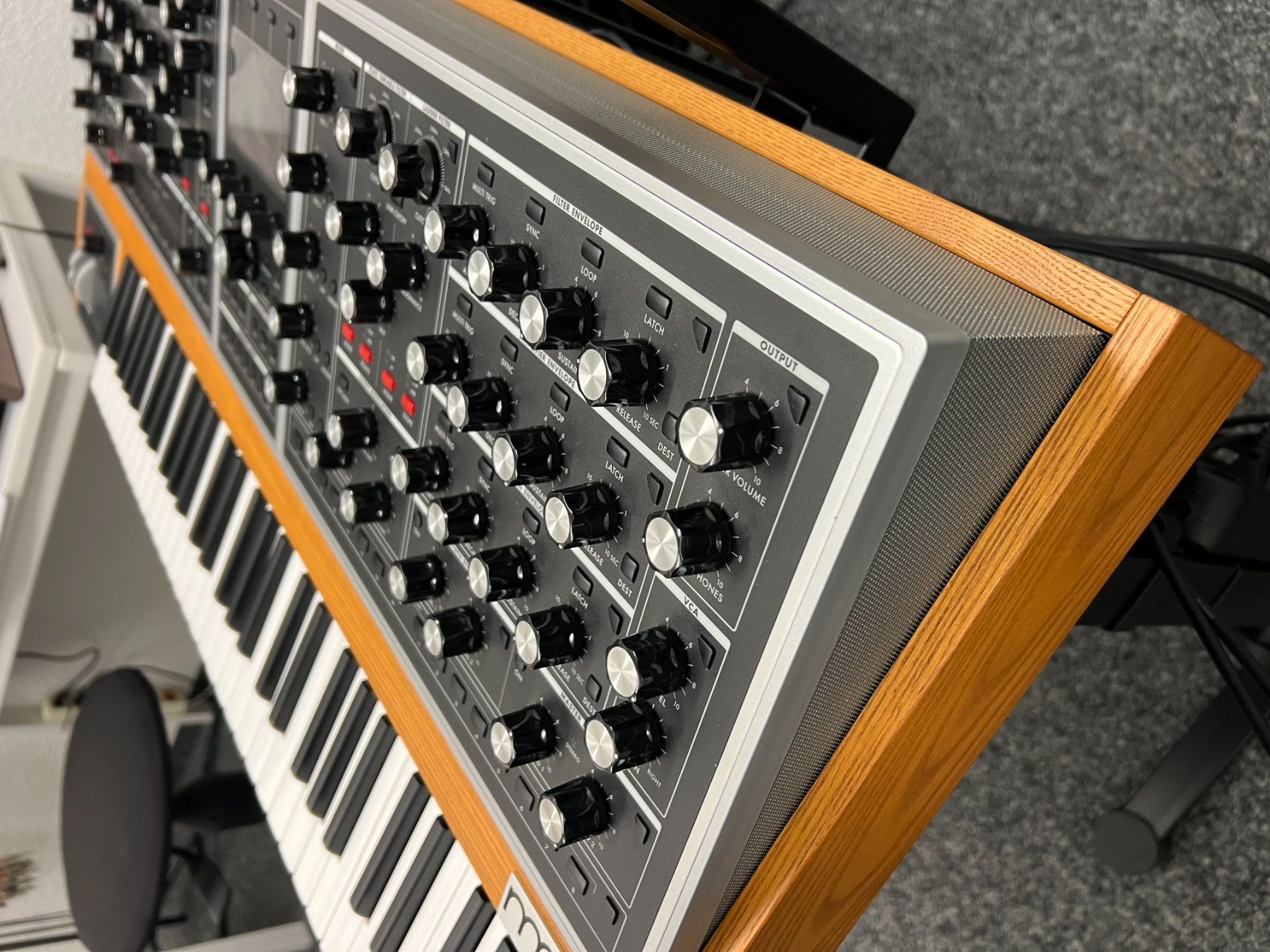 Moog Strumenti musicali: MOOG One 8-Voice – Usato da Langenthal venduto da Walch 3
