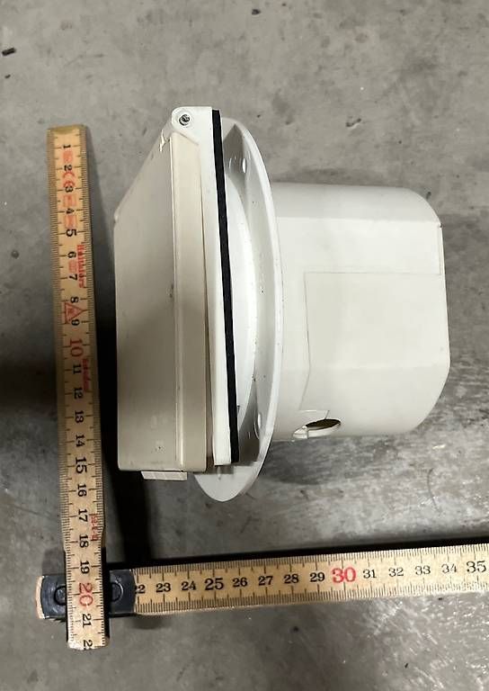 Stecker: CEE 230V AC Camper Einbausteckdose – Gebraucht aus Küssnacht am Rigi von AutoVilla 1