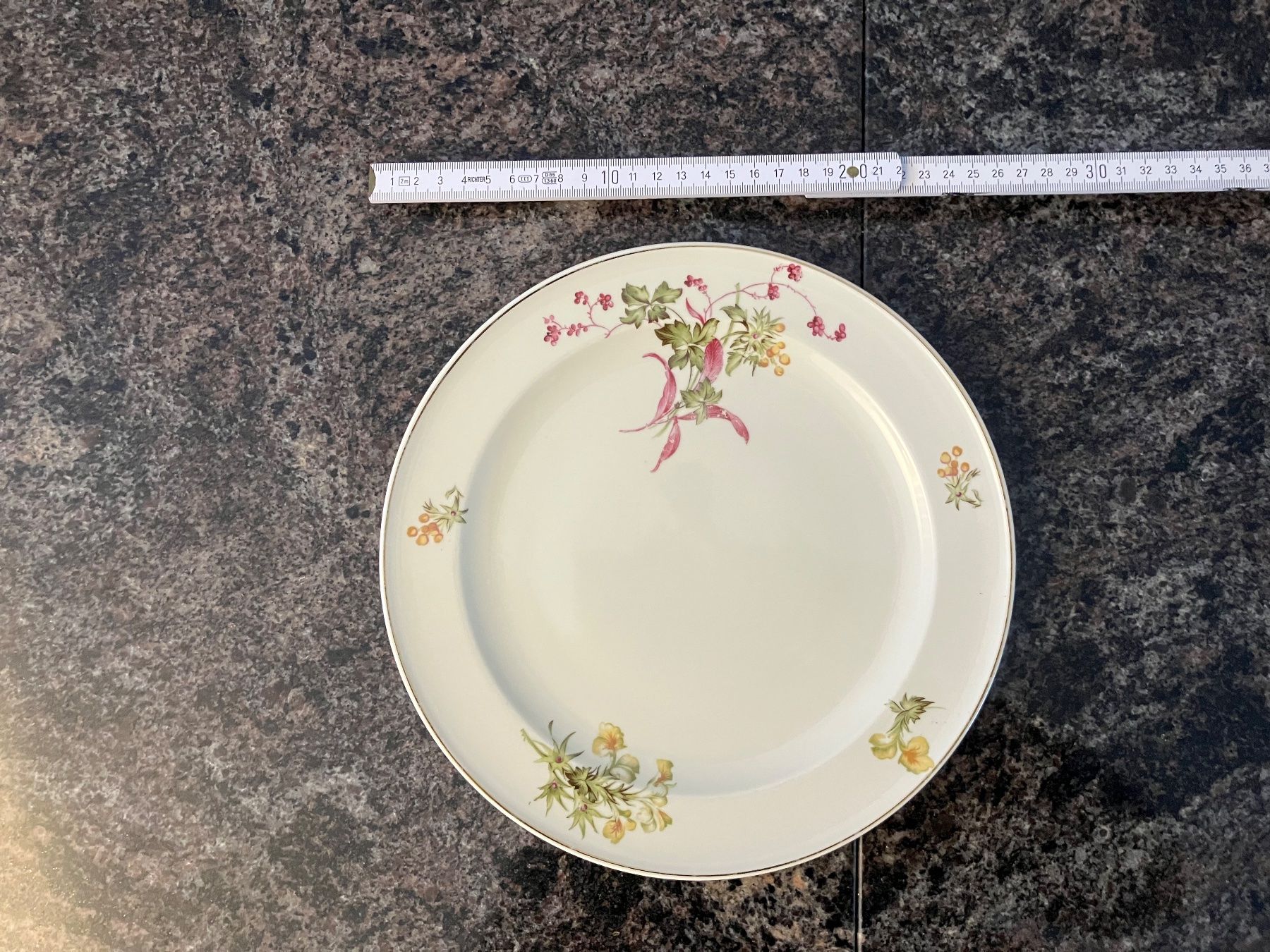 Set di piatti: Tafelgeschirr – Usato da Itingen venduto da bib_59tp 4