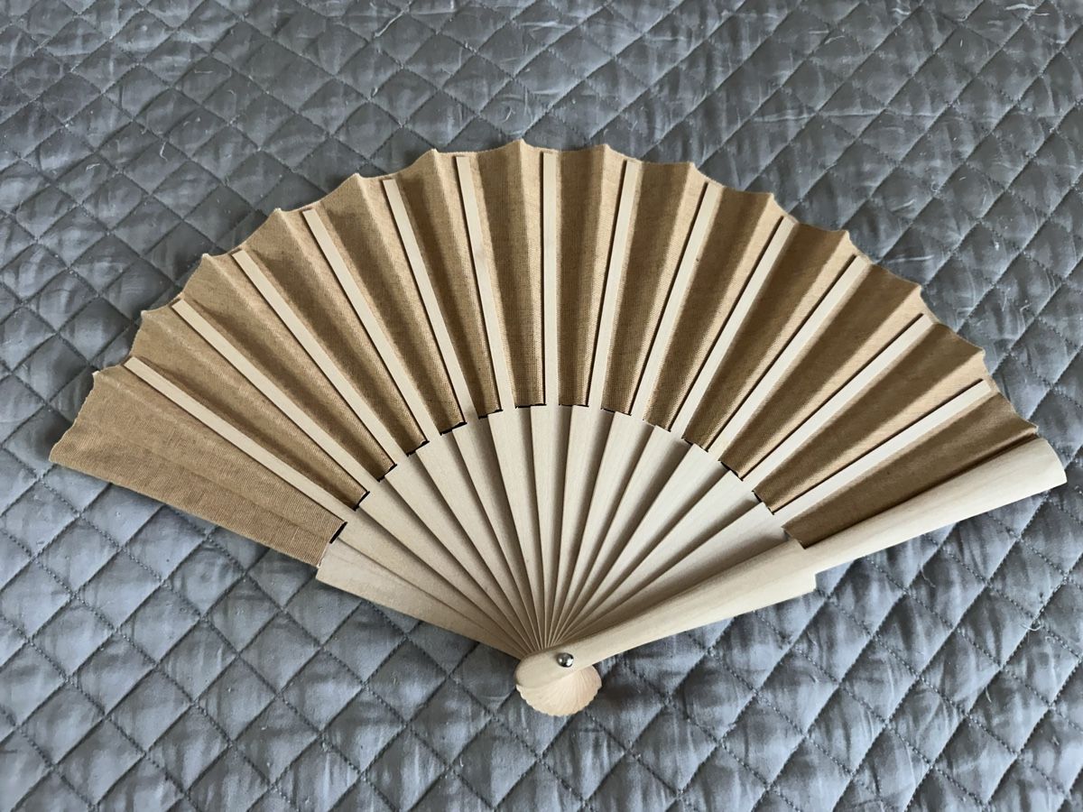 Sonstige Dekorationen & Accessoires: Unique Hand Fan - Keep Cool in Style This Summer! – Neu und originalverpackt aus Sorengo von dis_tfq6 1
