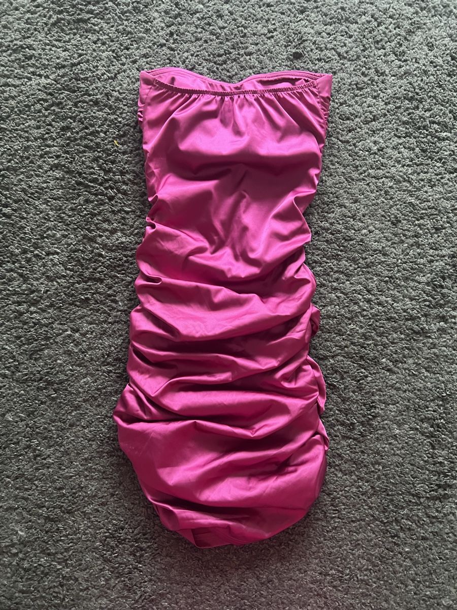 Kleider: Wunderschönes Cocktailkleid mit perfekter Passform – Neu (gemäss Beschreibung) aus Effretikon von Briga.S. 2
