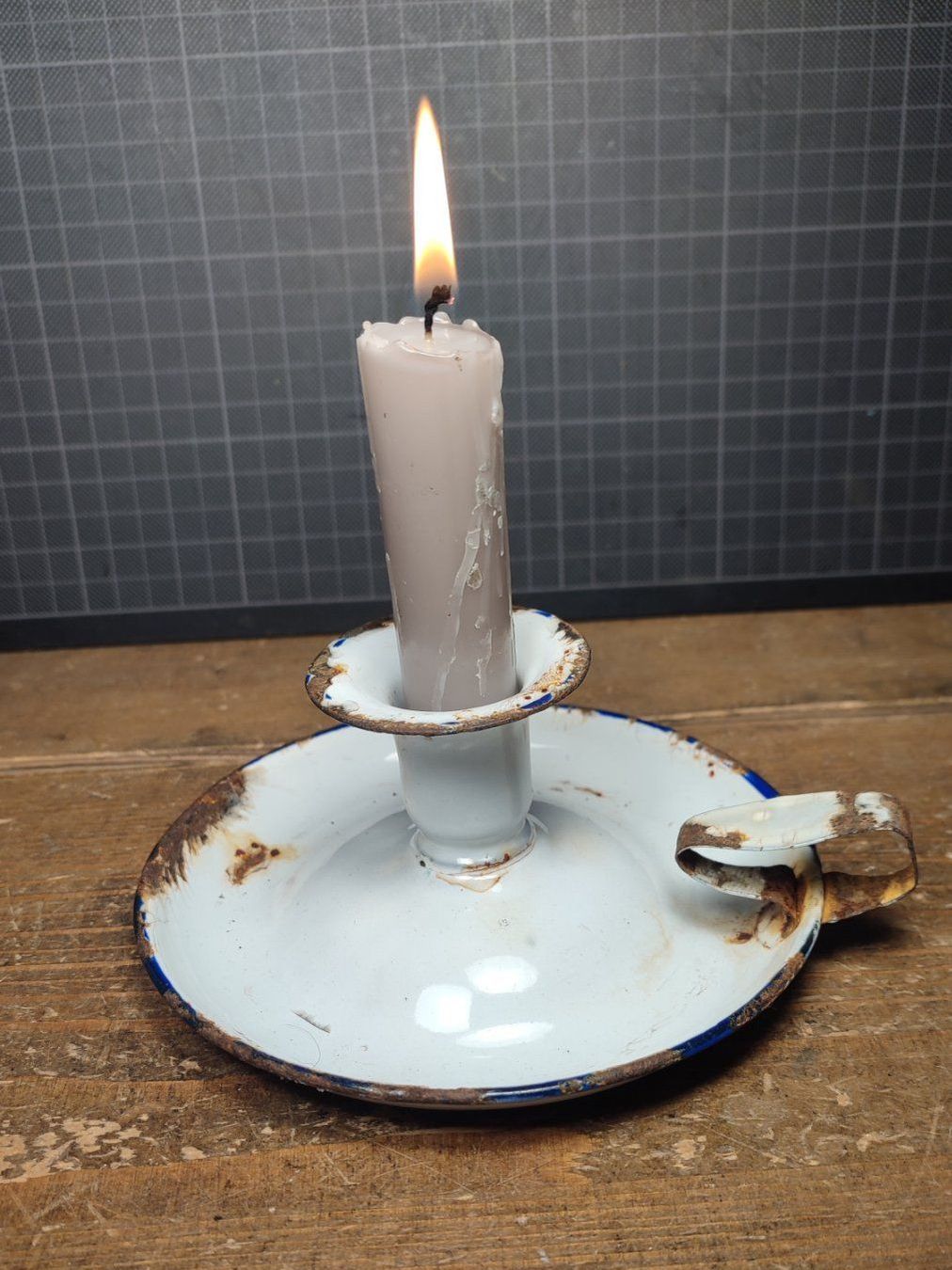 Kerzenständer: Wunderschöner alter Kerzenständer EMAILLIERT nr5 – Gebraucht aus Gelterkinden von MYSTOREFORYOU4460