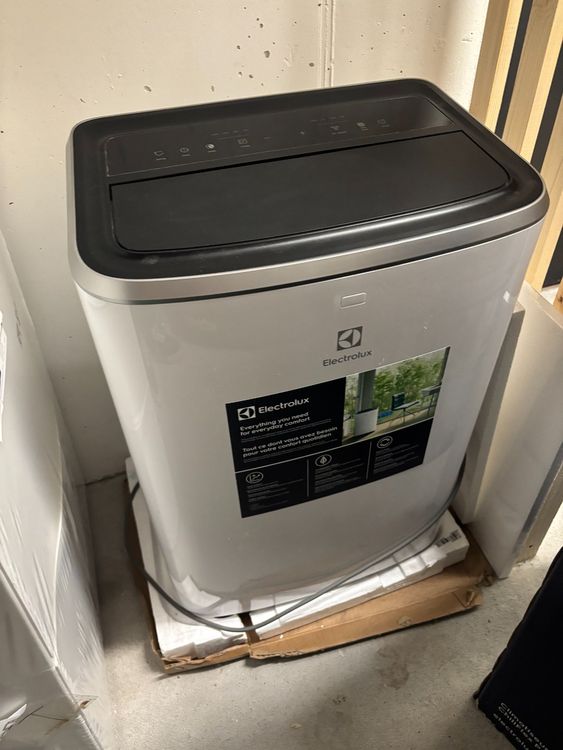 Electrolux Chill Flex Pro (50 m², 12000 BTU/h) + Fenster-Kit 1