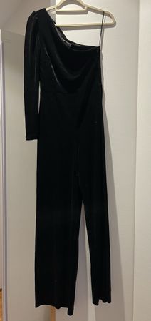 Tuta elegante Mango nera velluto, taglia S, come nuova!