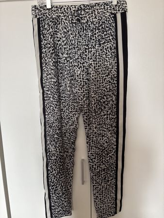SET Hose Gr. 38 Schwarz/Weiss mit Seitenstreifen