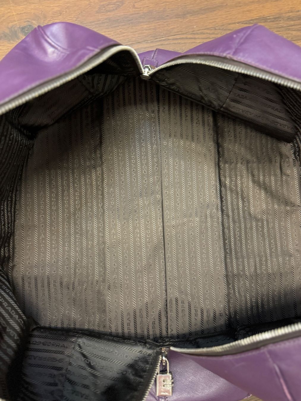 Prada Borse: Prada Reisetasche Weekender Violet, Saffiano Leder – Usato da Walchwil venduto da Zentralschwiiz 8