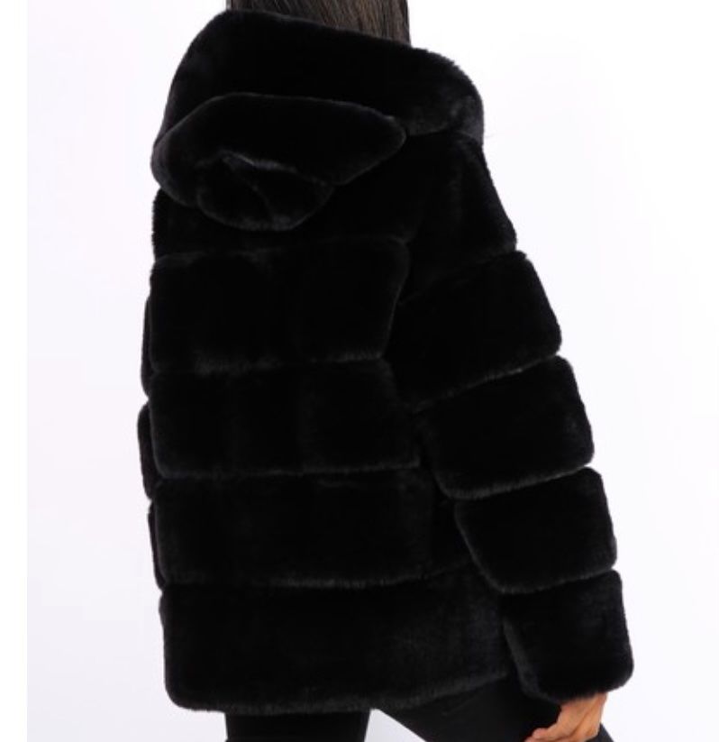 Cappotti: Veste fourrure camel, noire ou grise – Nuovo e nell'imballaggio originale da Petit-Lancy venduto da mina222 1