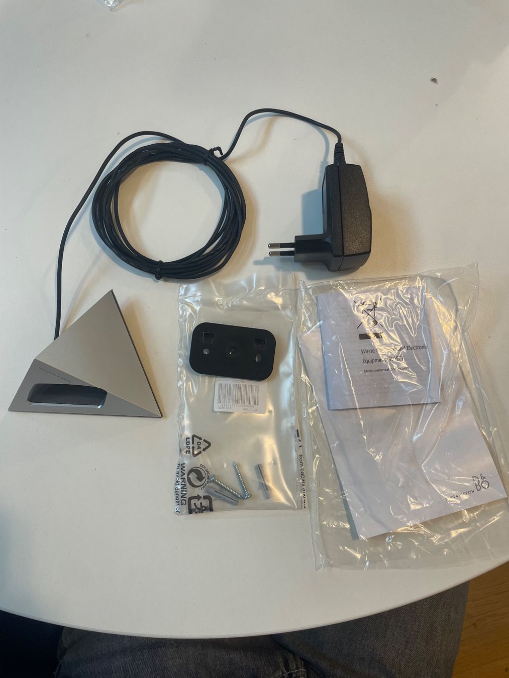 Bang & Olufsen Caricabatterie: Wall Charger BeoCom 6000 – Nuovo e nell'imballaggio originale da Sion venduto da Bang-OlufsenSion 3