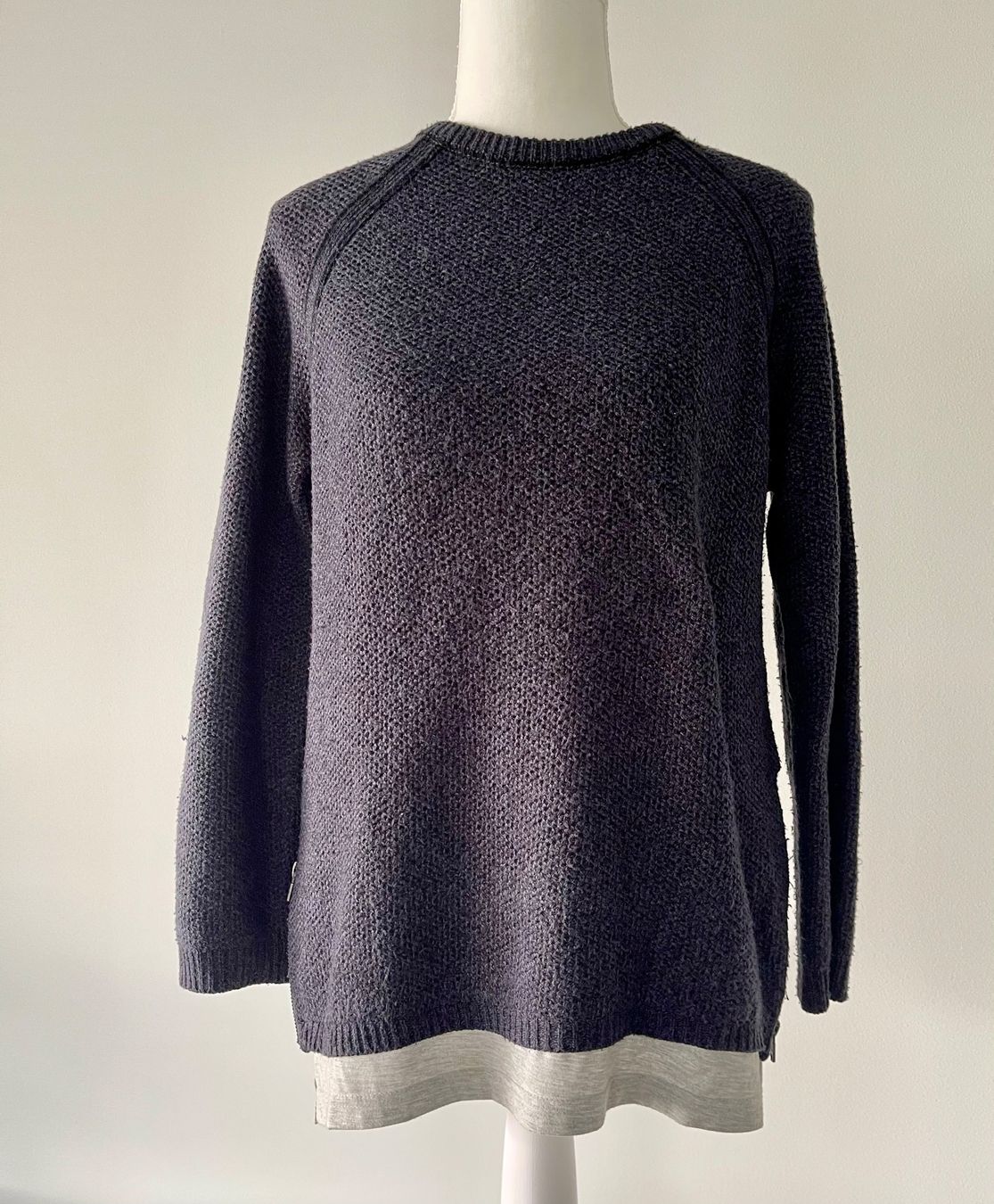 Zara Pulls & Sweat-shirts: Kuschelig Pullover Kind Gr. 152 Dunkelblau Herbst....... – D'occasion à Weiningen ZH par san_7hsm