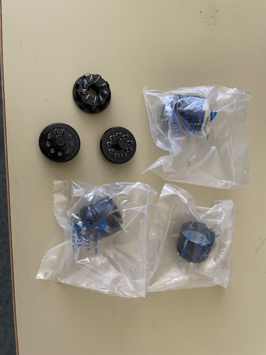 Composants électroniques: Leslie 9Pol Stecker Buchsen  – Neuf (Voir description) à Oftringen par Jradioman