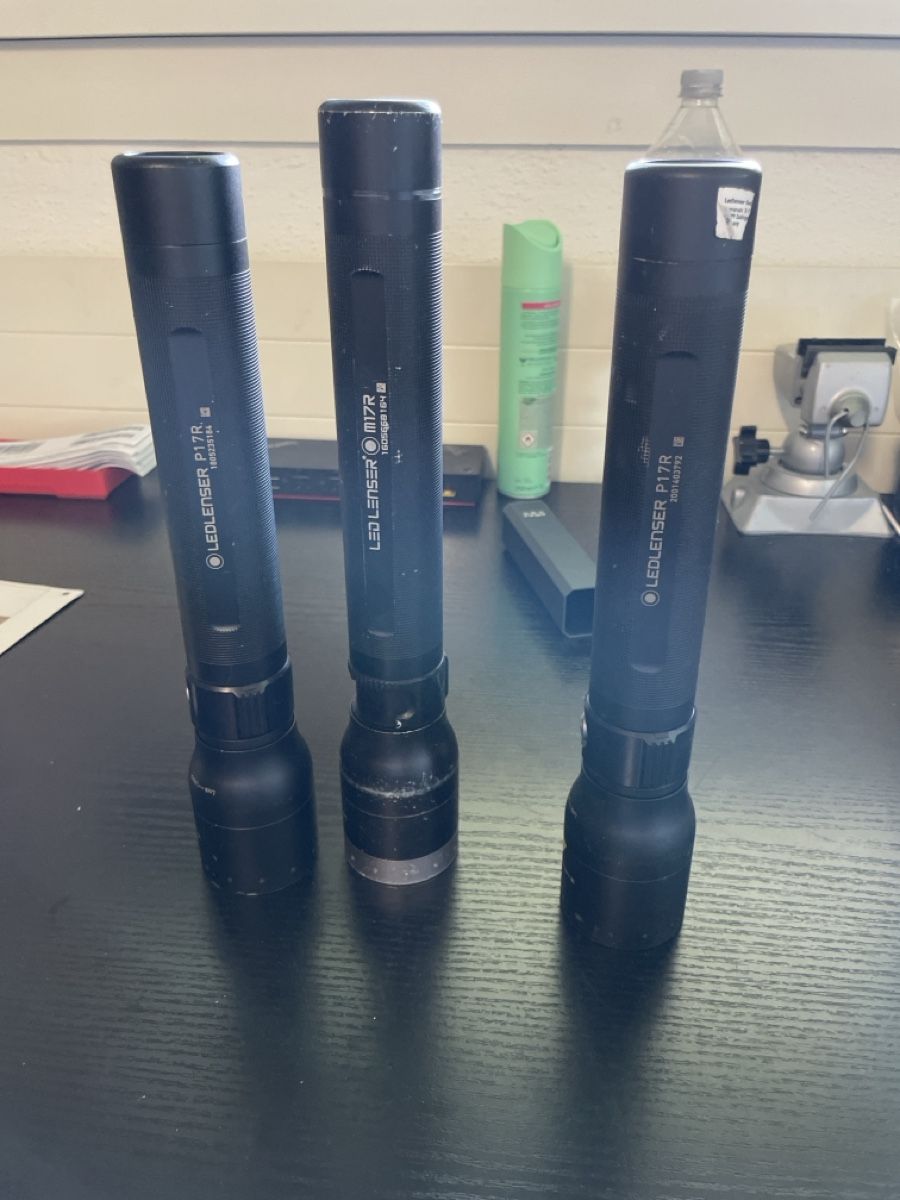 Ledlenser Lampade: LED Lenser Ungetestet  – Difettoso da Abtwil sg venduto da Kueng.MultiOutlet