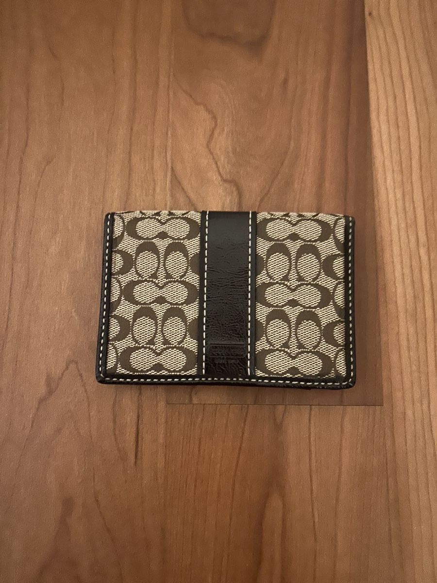 Coach Portafogli: Coach Signature Card Holder - Compact Wallet – Usato da Rüschlikon venduto da MarianaCortes