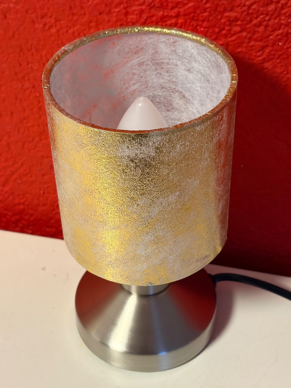 Lampade: Kleine, goldene Tischlampe-Neu – Nuovo e nell'imballaggio originale da Zäziwil venduto da Emlea 2