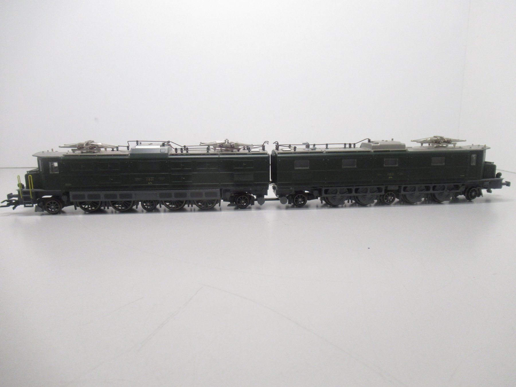 Roco Modelleisenbahnen: Trix 22580 Doppel E-Lok Ae 8/14 der SBB CFF FFS Digital DC – Gebraucht aus Basel von mhmarken 2