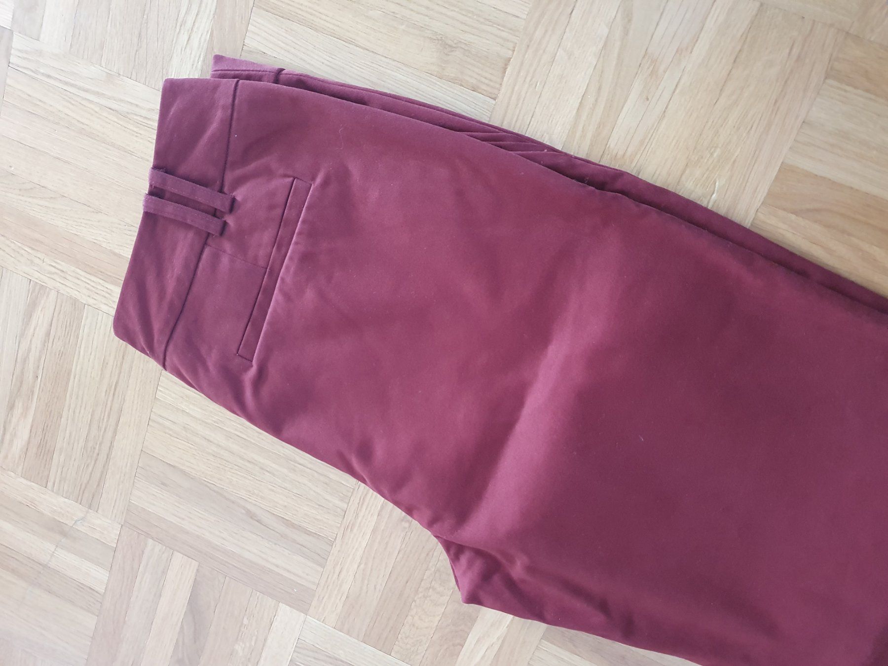 Pantaloni: Pantalon dame bordeau taille 38 – Usato da Prilly venduto da RoDyRe 1