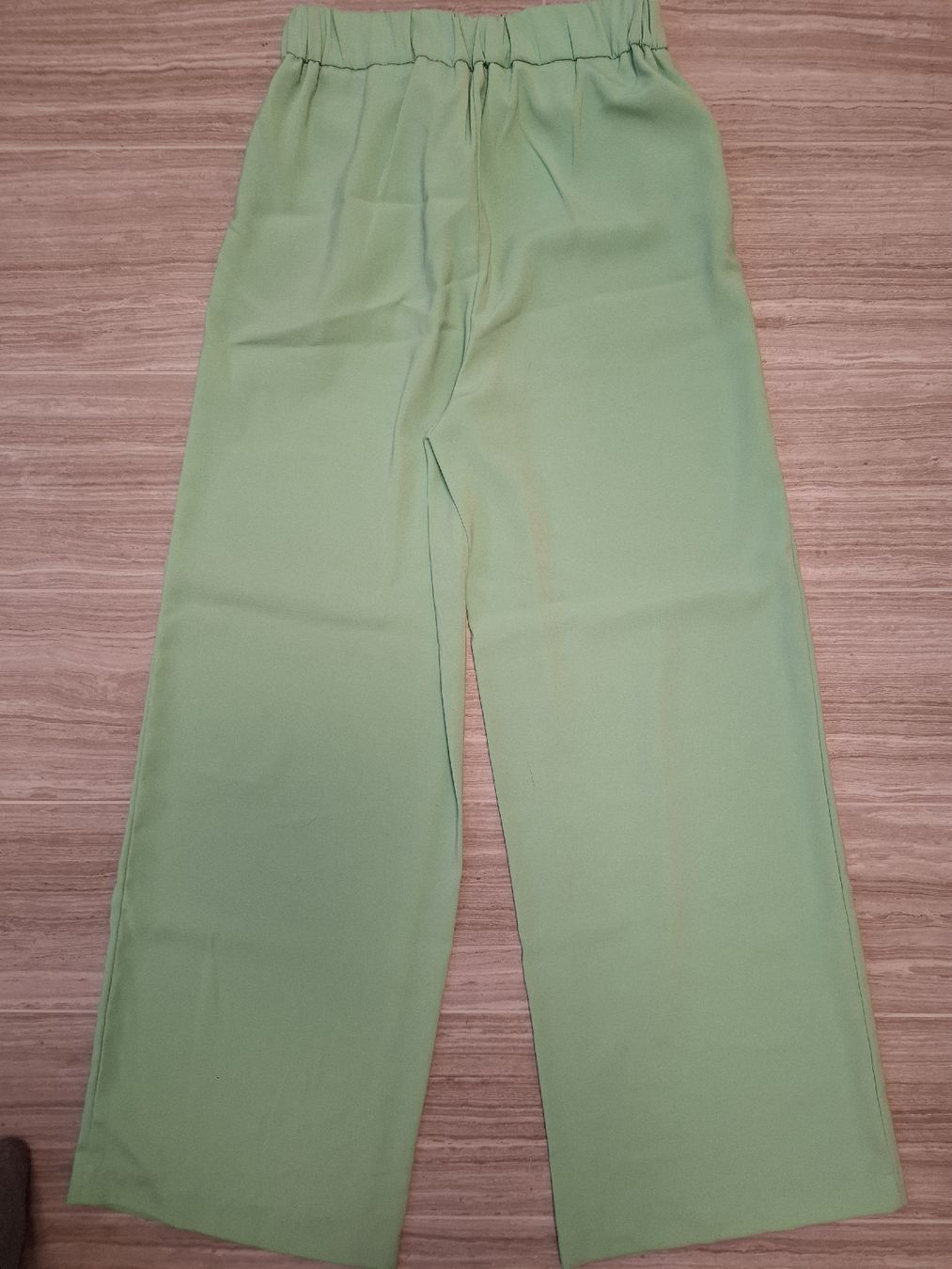 Pantaloni: pantalon vert – Nuovo (secondo la descrizione) da Ecublens FR venduto da ame_y8tq 1