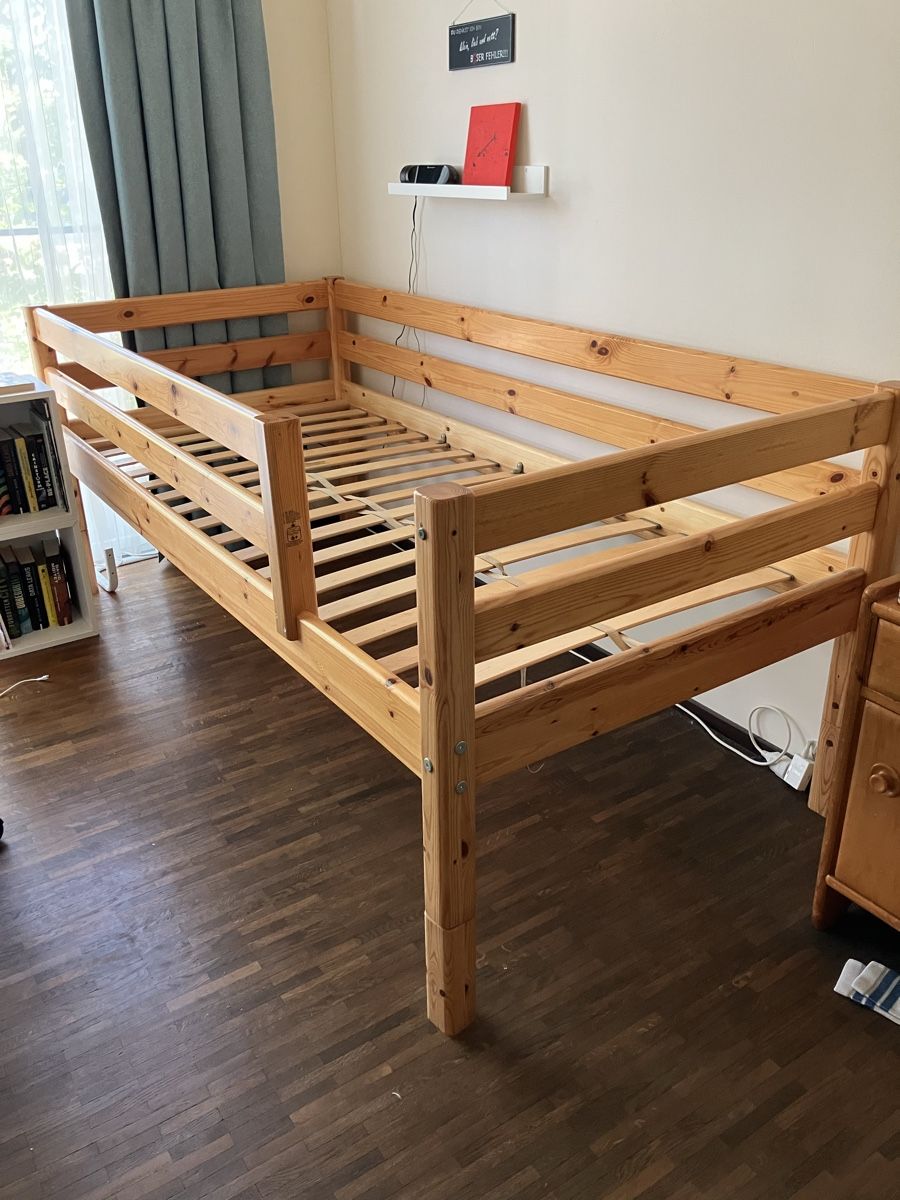 Lits: Flexabett mit versch. Pfosten und Leiter – D'occasion à Heerbrugg par Logock