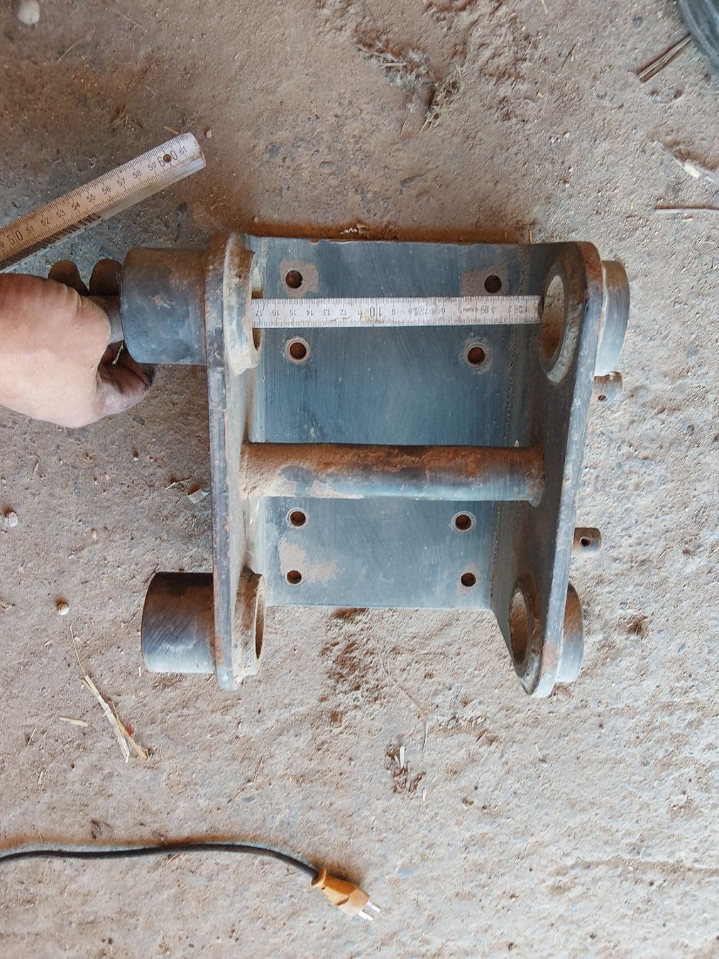 Bagger: Bagger Anbauplatte – Gebraucht aus Bretzwil von Houly-Mouly