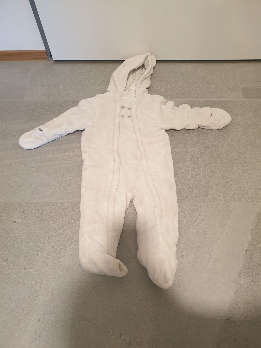 Lotti & Set di vestiti: 2 kuschelige Winteroveralls für Babys – Usato da Fahrwangen venduto da lya_n6l6 1