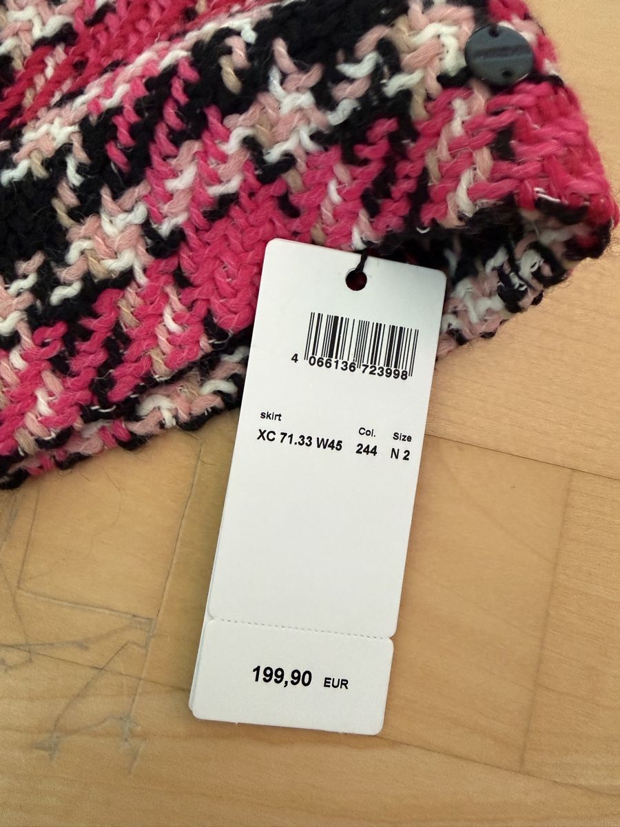 Marc Cain Lotti di vestiti: Neu: Marc Cain Mini Rock und Blazer Grösse 2 – Nuovo e nell'imballaggio originale da Schindellegi venduto da soleya 3