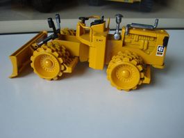 CAT 825 B Compactor