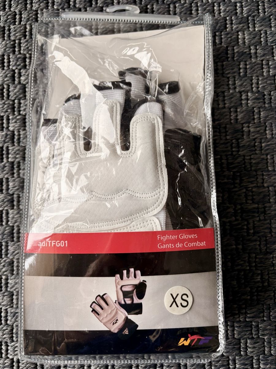 Schutz & Schoner: Taekwondo Schoner-Kampf-Set – Gebraucht aus Pfäffikon ZH von Vpxg9 1