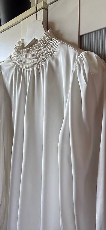Blusen: Elegante bluse – Gebraucht aus Zürich von fcold 1
