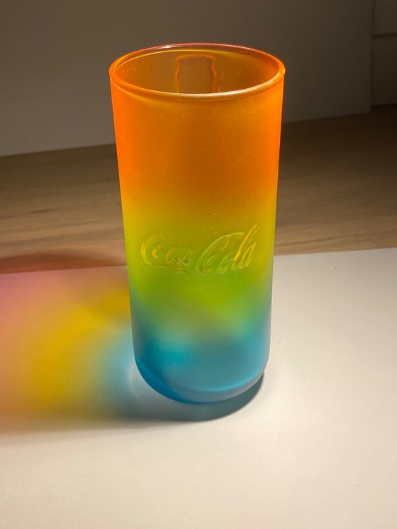 Sefrado McDonald's Cola Regenbogen Glas 2022 Mit Exklusivem Untersetzer - Limitierte Sammleredition
