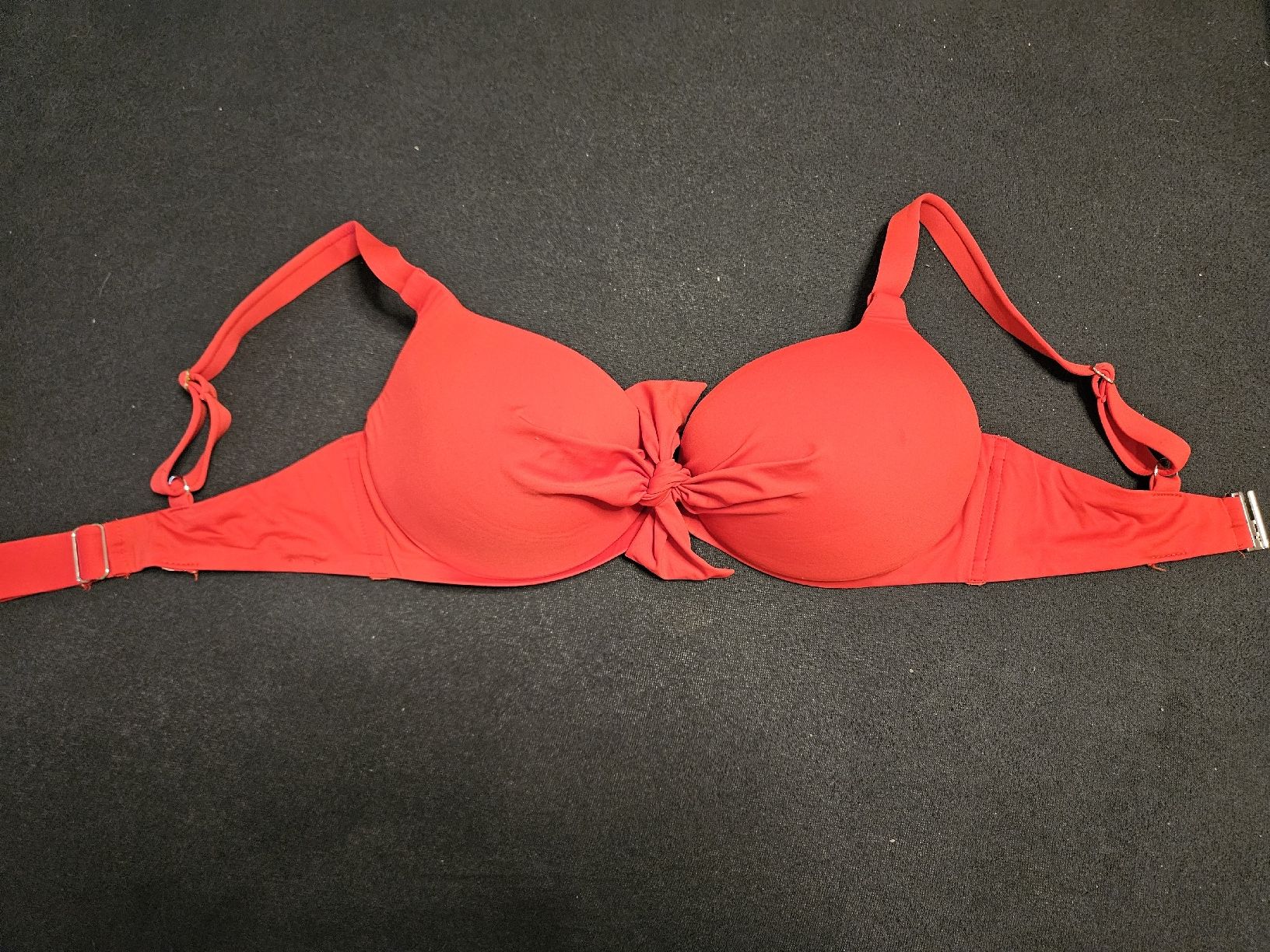 Calzedonia Costumi da bagno & Bikini: Roter Calzedonia Bikini-Oberteil – Usato da St. Gallen venduto da Rebiili