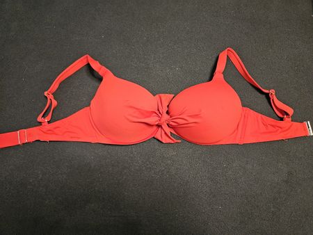 Roter Calzedonia Bikini-Oberteil