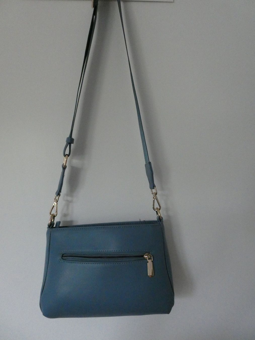 Borse da donna: Hellblaue vielfältige Umhängetasche / Tragtasche – Nuovo e nell'imballaggio originale da Zürich venduto da ursinas-shop