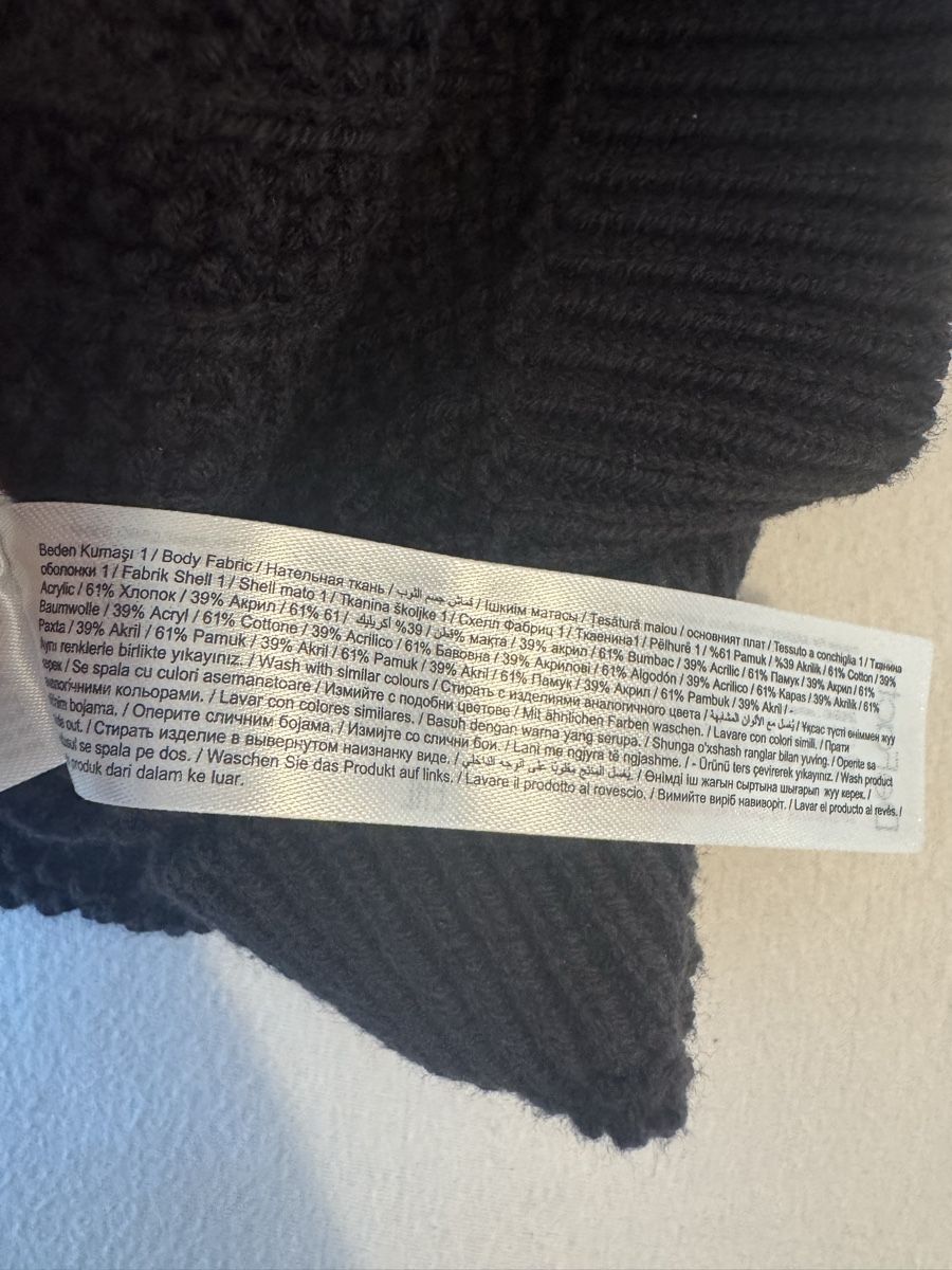 T-shirt: Schwarze Strickshirt von Defacto, Grösse S. – Nuovo e nell'imballaggio originale da Neuenegg venduto da mel_5pnq 4
