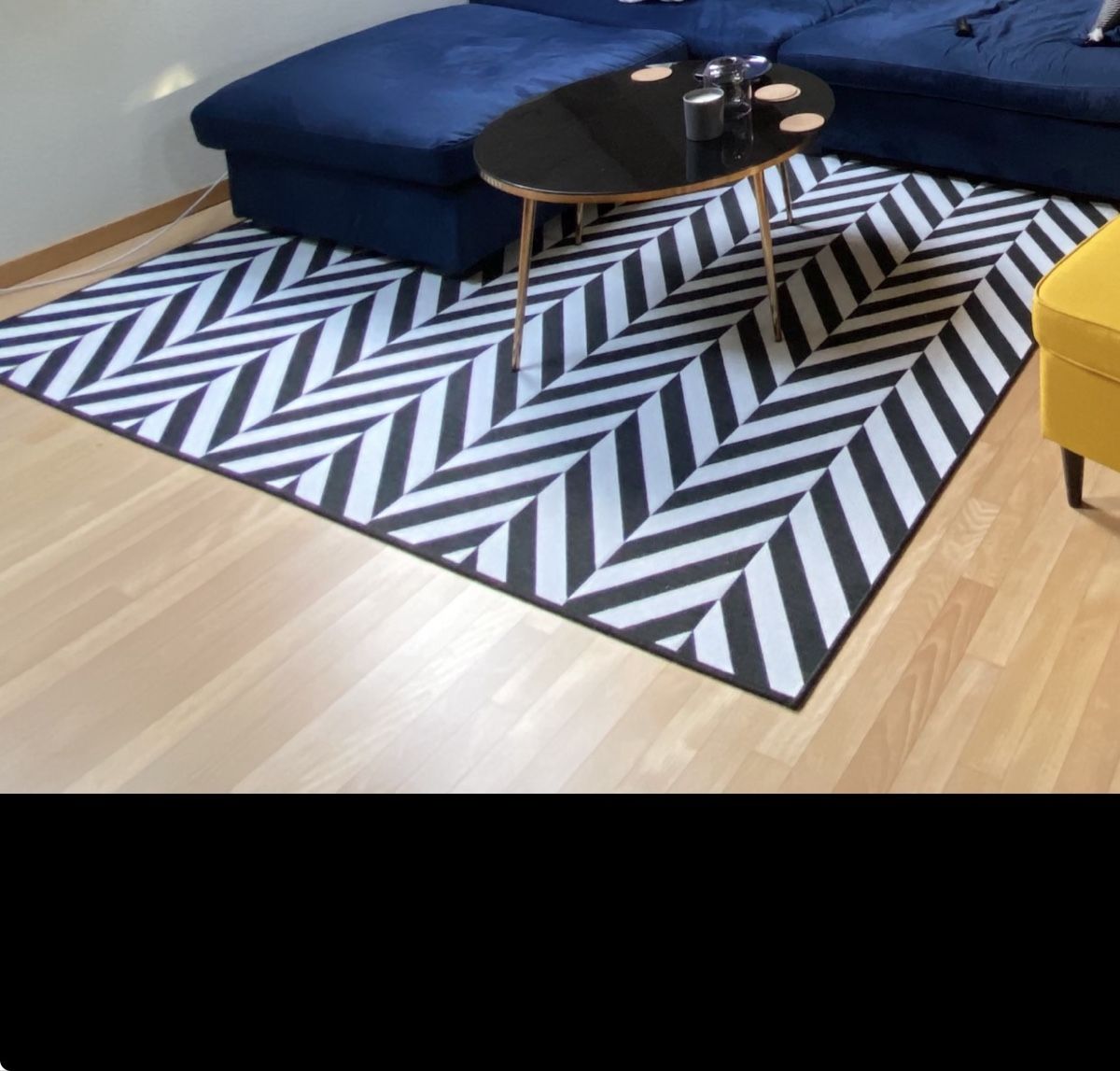 Ikea Teppiche: Black and white rug – Gebraucht aus Zürich von Jllamas1