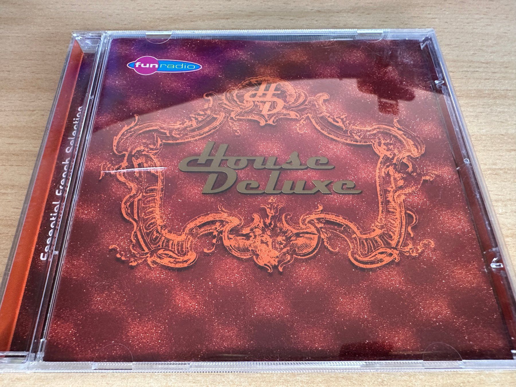 CD: Various – House Deluxe – Usato da Rikon im Tösstal venduto da Alpenmutz