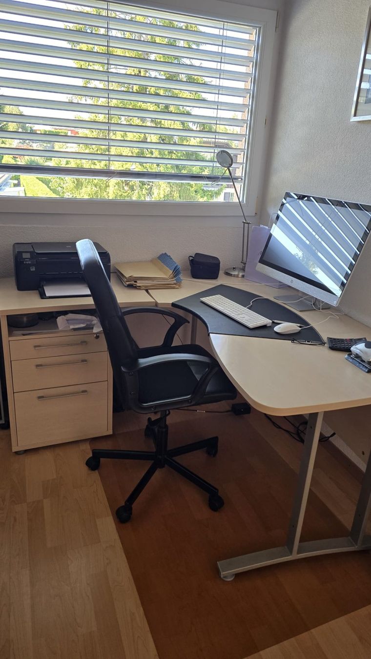 Schreibtische: bureau – Gebraucht aus Granges-Veveyse von spiroufr