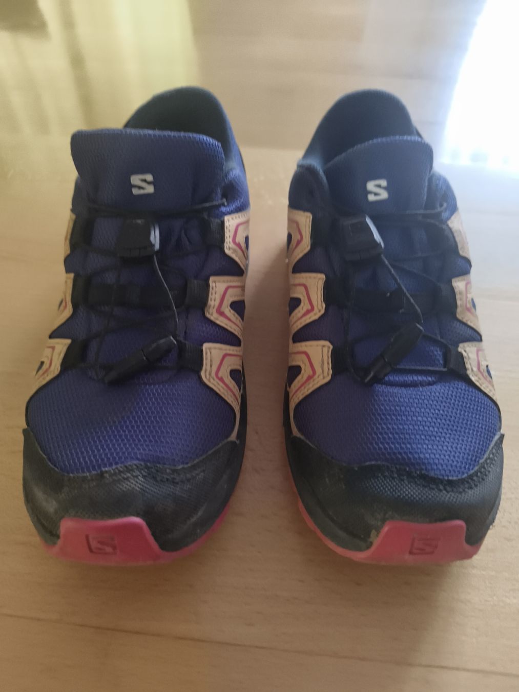 Salomon Schuhe für Mädchen: Salomon, Grösse 33, Top Zustand. – Gebraucht aus Aedermannsdorf von TBOOT 1