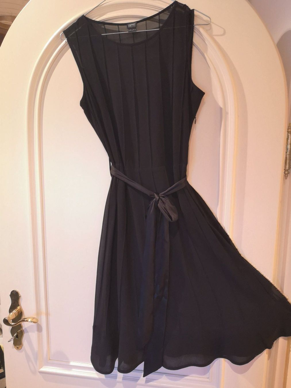 Esprit Kleider: Kleid Esprit Gr. 36-38 Tüll – Gebraucht aus Oberwil BL von Gutundsuperklein16 4