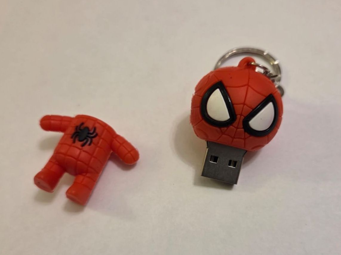 USB Sticks: Porte-clés Spiderman USB Clé 4 GB Neuf – Neu und originalverpackt aus Territet von Cenh 4
