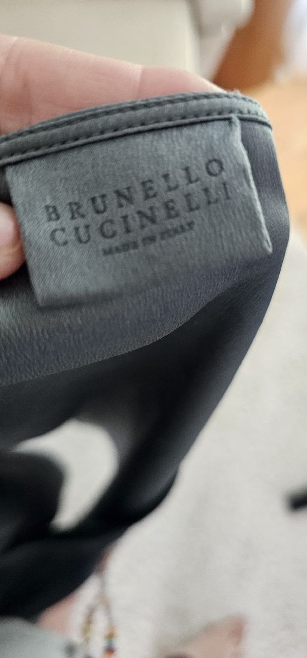 Brunello Cucinelli Top: Seidentop Brunello Cucinelli  grau elegant Top Bluse  – Usato da Riedikon venduto da Winter21. 4