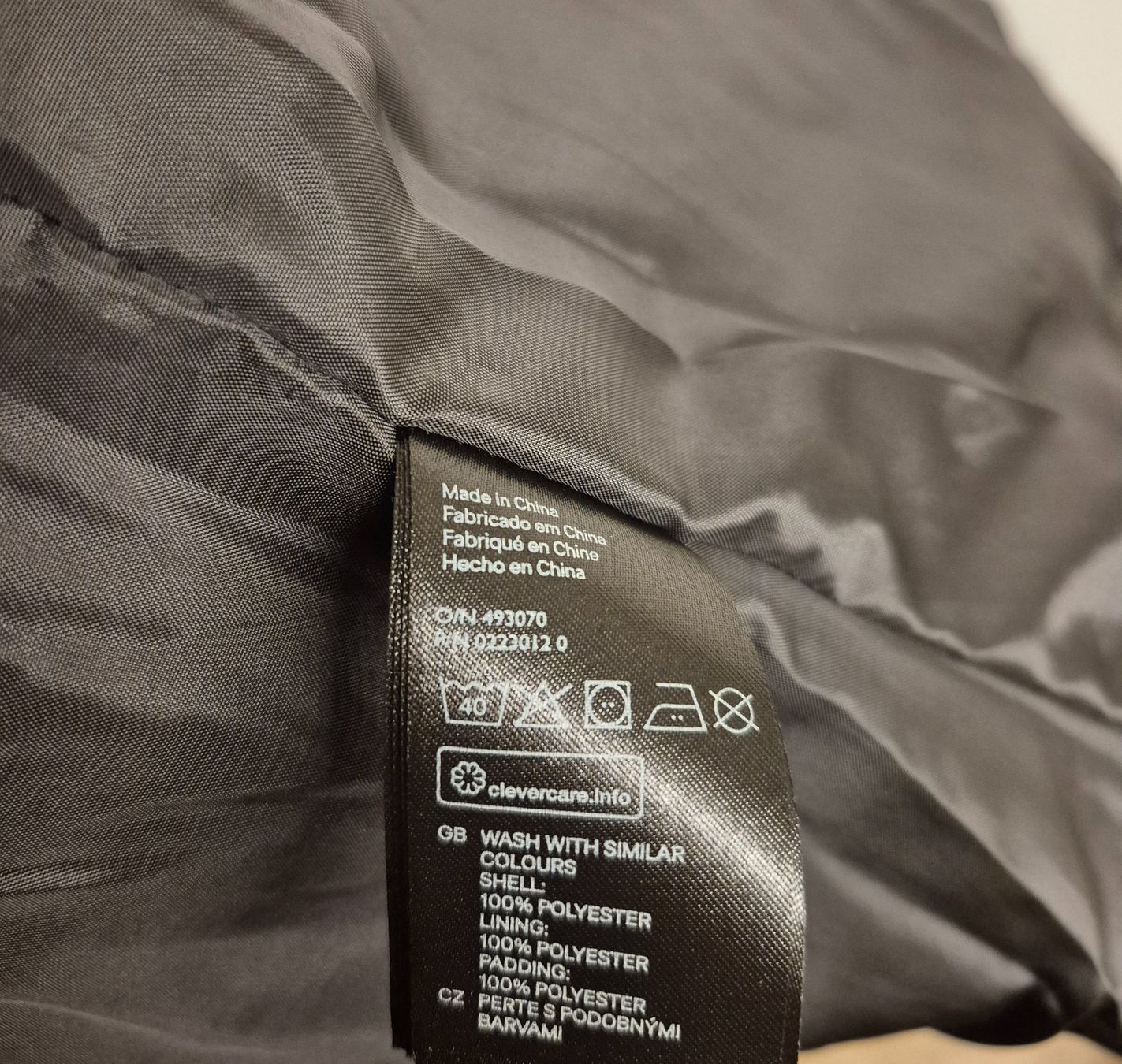 H&M Giacche: Schicke Steppjacke, H&M, schwarz, Grösse 36 – Nuovo (secondo la descrizione) da La Neuveville venduto da Vestiaire_2011 6