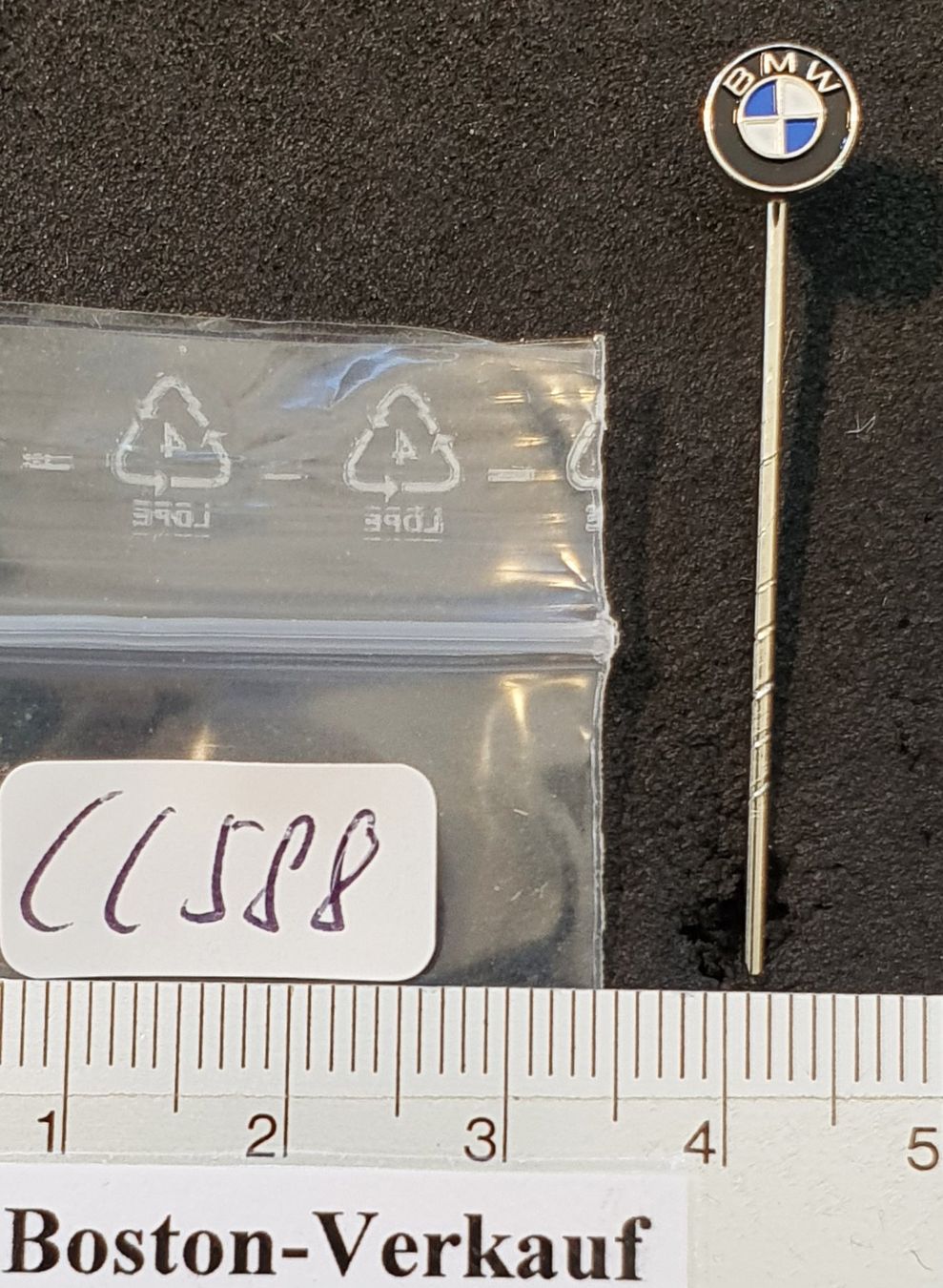 BMW Placchette & Badge: CC588 - Anstecknadel Auto BMW – Usato da Reinach BL venduto da Boston-Verkauf 3