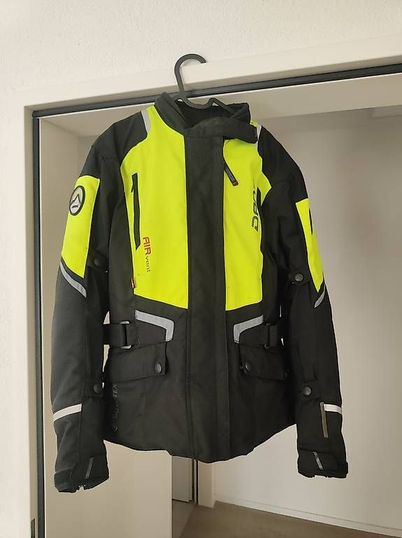 Giacche: Motorradjacke Dane / Damen / Gr. 40 – Usato da Pfäffikon ZH venduto da Lafayette.