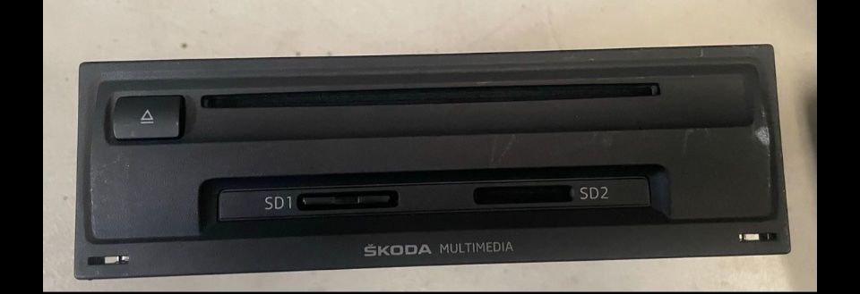 Sistemi audio & multimediali: skoda octavia 5E Navi DAB Multimedia SD 5E0035874A – Usato da Windisch venduto da kar_dp9w